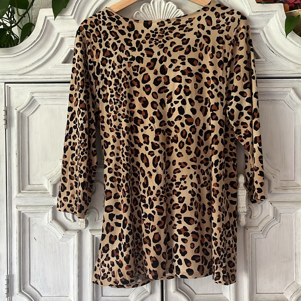Lane Bryant Size 14/16 Leopard Print Wrap Top with Gold Zipper Detailing. - Picture 2 of 7